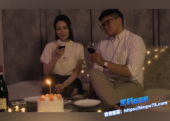 麻豆七夕特别企划李蓉蓉极品少妇爱上黑人巨吊同事在床上被干的快散架了荡妇极致享受 图1 麻豆七夕特别企划李蓉蓉极品少妇爱上黑人巨吊同事在床上被干的快散架了荡妇极致享受 图1