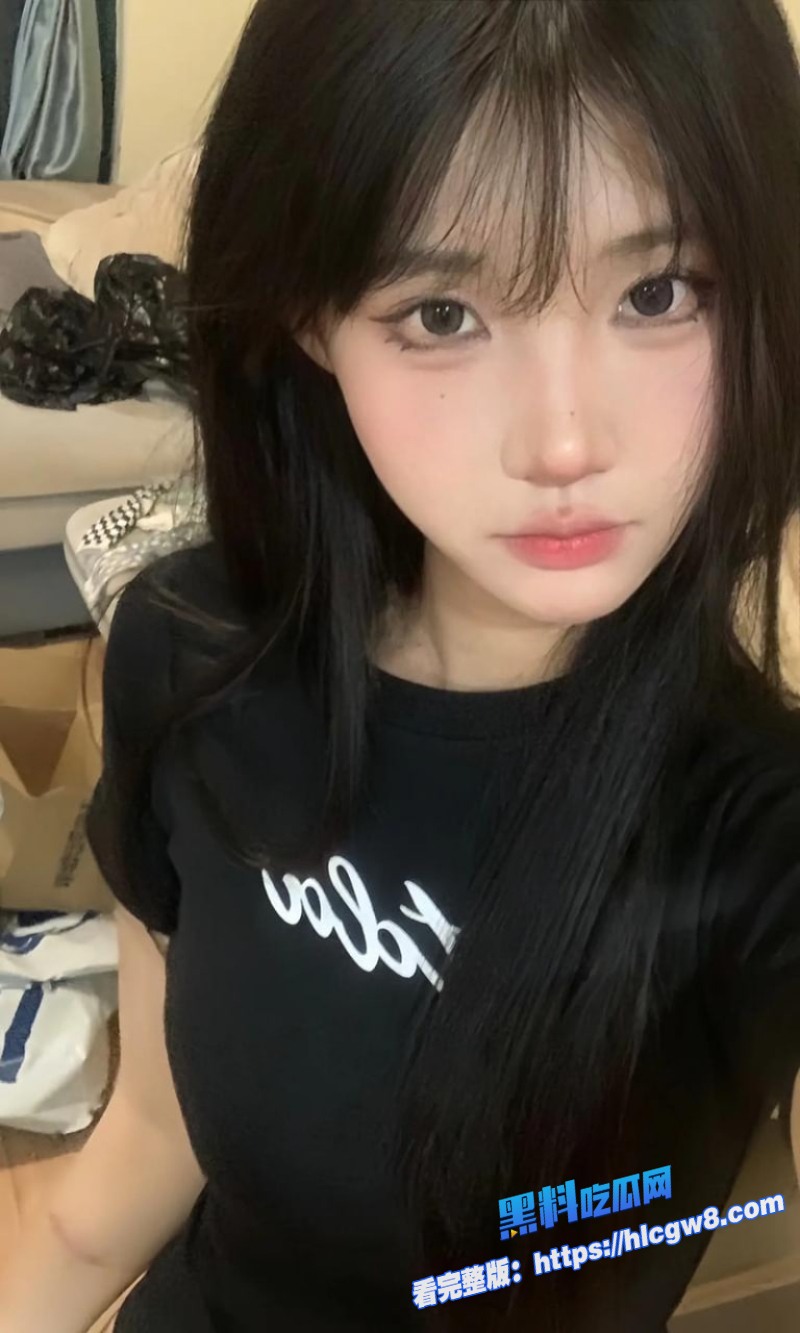 海角乱伦哥哥趁着妹妹醉酒无力反抗直接把她扒个精光1 海角乱伦哥哥趁着妹妹醉酒无力反抗直接把她扒个精光1
