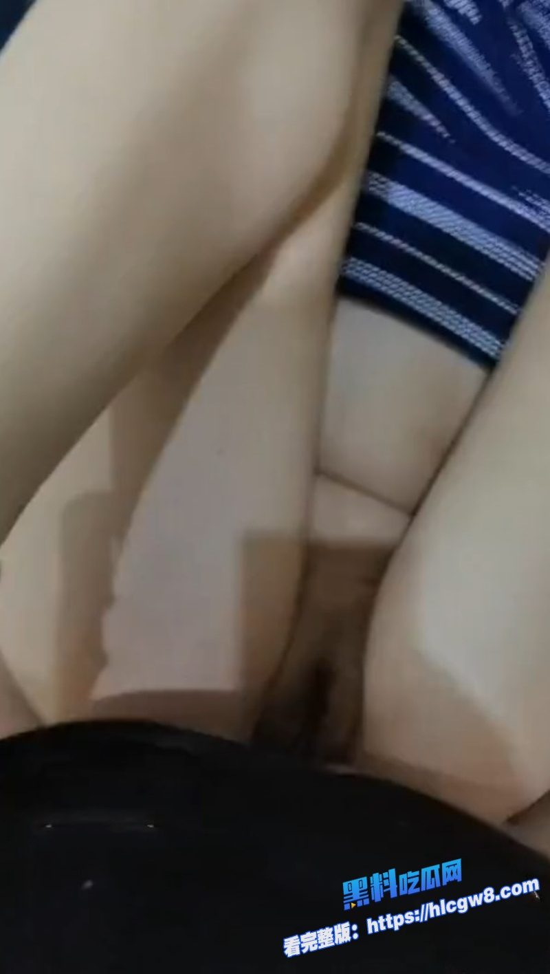 海角乱伦哥哥趁着妹妹醉酒无力反抗直接把她扒个精光7 海角乱伦哥哥趁着妹妹醉酒无力反抗直接把她扒个精光7