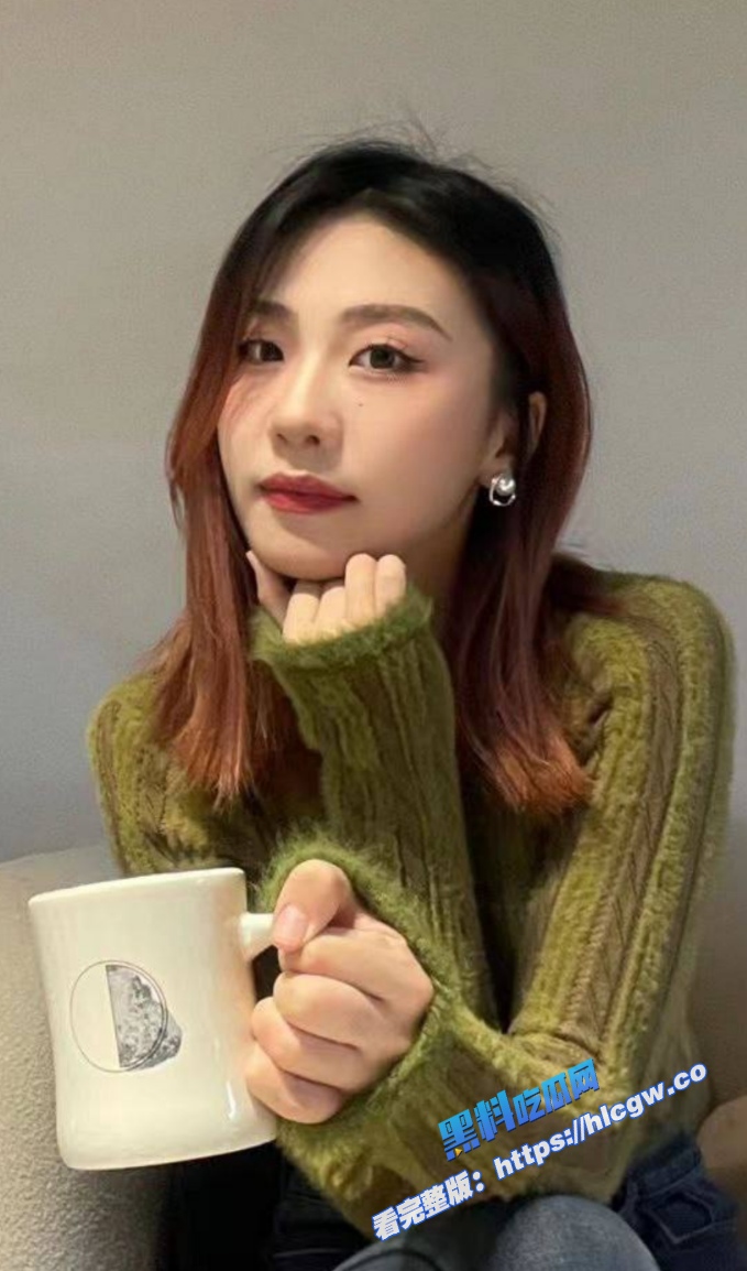 高颜值精神小妹 啪啪视频流出 被社会大哥 用正义的肉棒教育了！图1