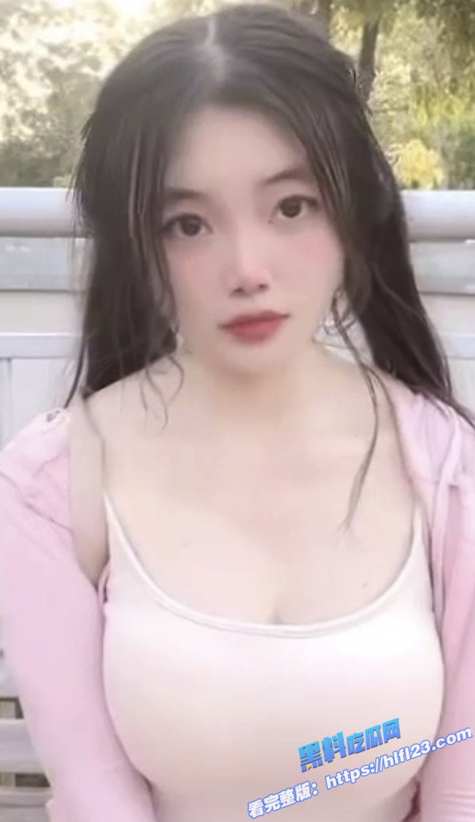 推特网红 小坦克 童颜巨乳极品身材 宿舍户外各种地方露脸自慰 就像一条淫荡母狗！3