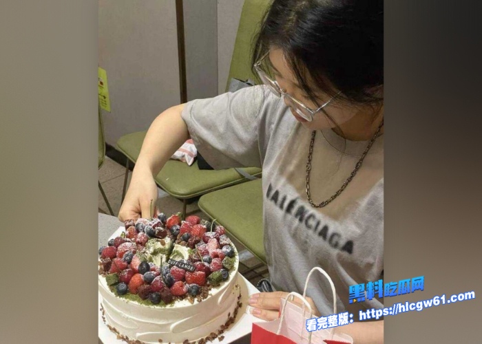瓜友投稿烟台大学女学霸唐文燕聊了一个多月才拿下晚上带去酒吧喝了不少给灌醉后随便玩猛猛抽插骚逼插的淫叫连连 图2