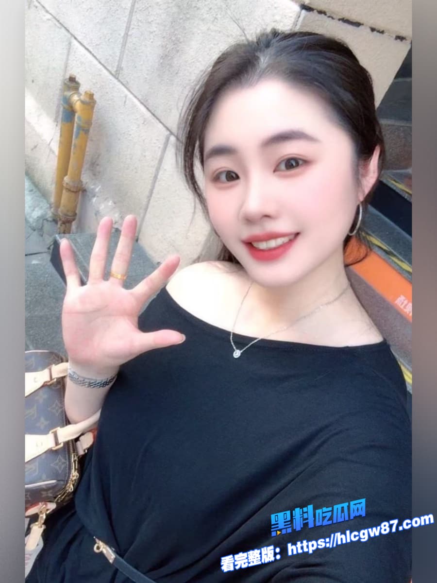 黑丝巨乳美少妇下海黄播!白虎粉穴夹乳夹戴项圈狂插假屌,自慰喷汁不过瘾,男友抱操无套猛干流白浆! 5 黑丝巨乳美少妇下海黄播!白虎粉穴夹乳夹戴项圈狂插假屌,自慰喷汁不过瘾,男友抱操无套猛干流白浆! 5