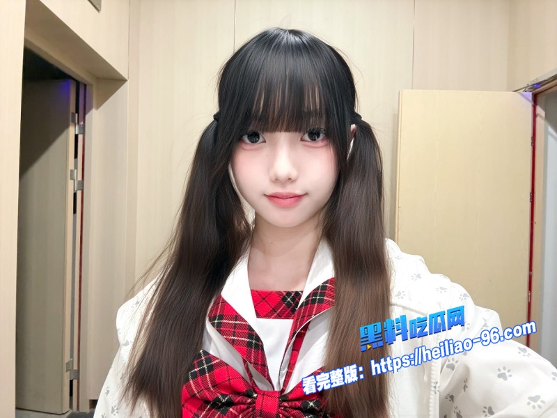 足球宝贝潮吹女神小水水偷偷自慰喷水被主人发现 彻底沦为极品潮吹女神图6