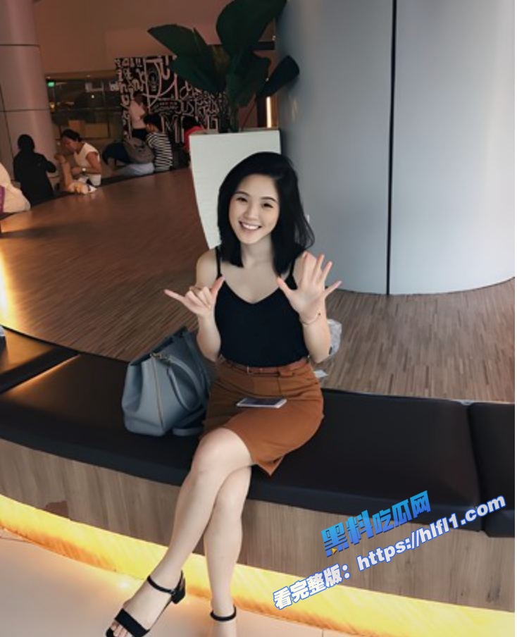 香港美女留学生 莜莜 背着未婚夫偷情约炮 撅着屁股被情夫后入爆操！7