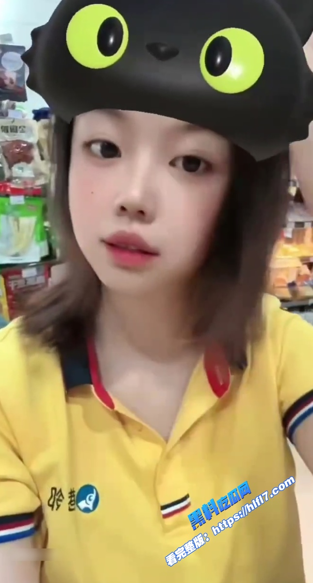 极品萝莉福利姬 神似杨紫的样子 露脸自慰订阅福利泄密 暴力抽插自己的小骚穴！ 图3