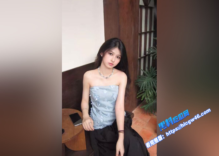 高颜值反差女大学生 被富哥高价包养 天天带去打炮 无套后入 有钱是真好4