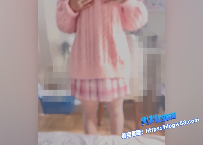 海角兄妹乱伦趁爸妈去外婆家和妹妹玩剧情扮演演老师和学生疯狂禁忌做爱干的妹妹花枝乱颤 图1WH700x500px 海角兄妹乱伦趁爸妈去外婆家和妹妹玩剧情扮演演老师和学生疯狂禁忌做爱干的妹妹花枝乱颤 图1WH700x500px