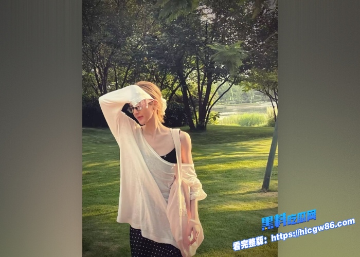 AI明星换脸系列赵露思欲求不满在沙发和床上3次被干的大汗淋漓激情爆操代入感百分百 3