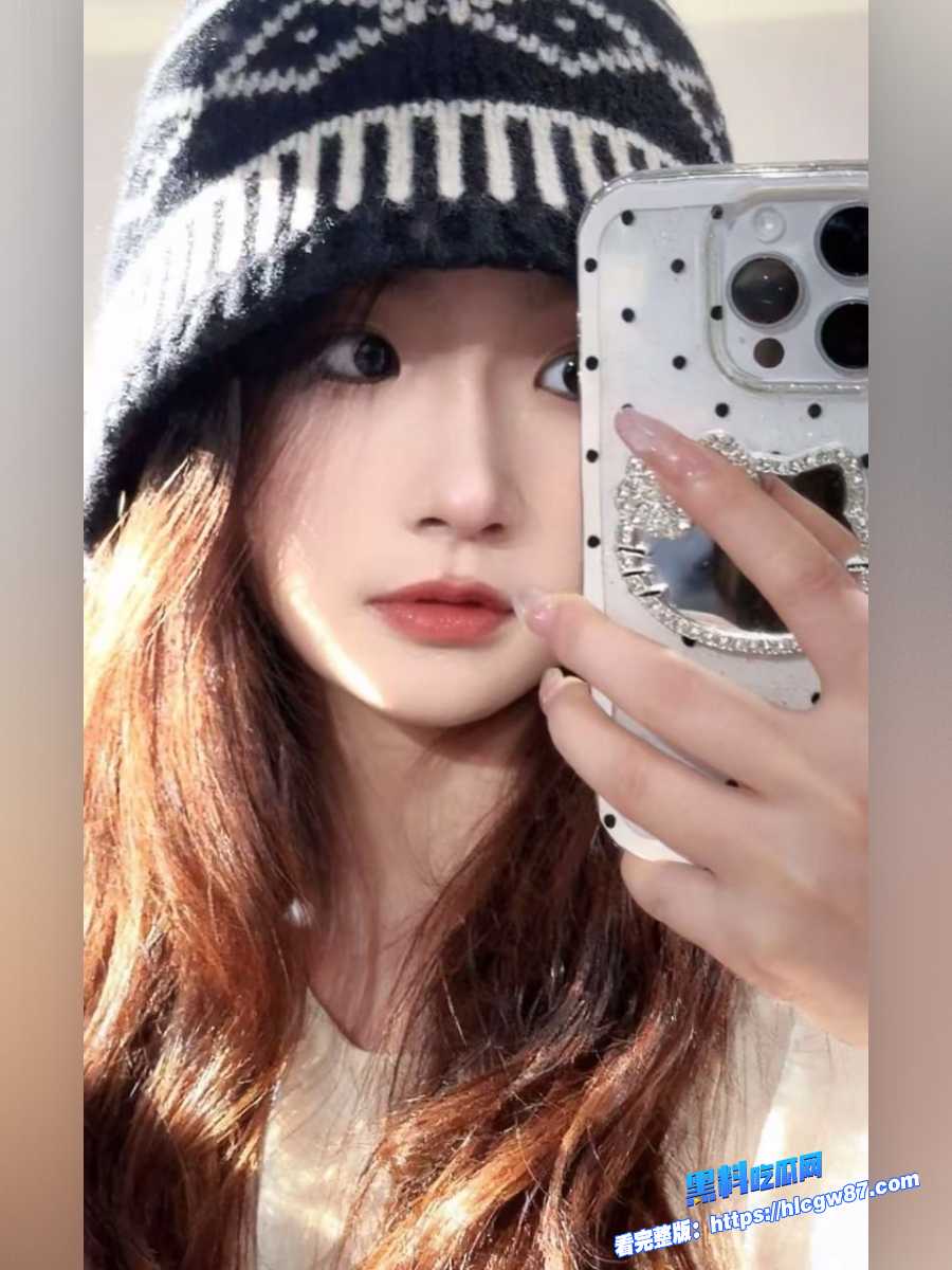 黑白丝双飞淫乱夜!清纯女儿为留金主爸爸,足交深喉轮番上阵,内射满溢求饶高潮! 1 黑白丝双飞淫乱夜!清纯女儿为留金主爸爸,足交深喉轮番上阵,内射满溢求饶高潮! 1