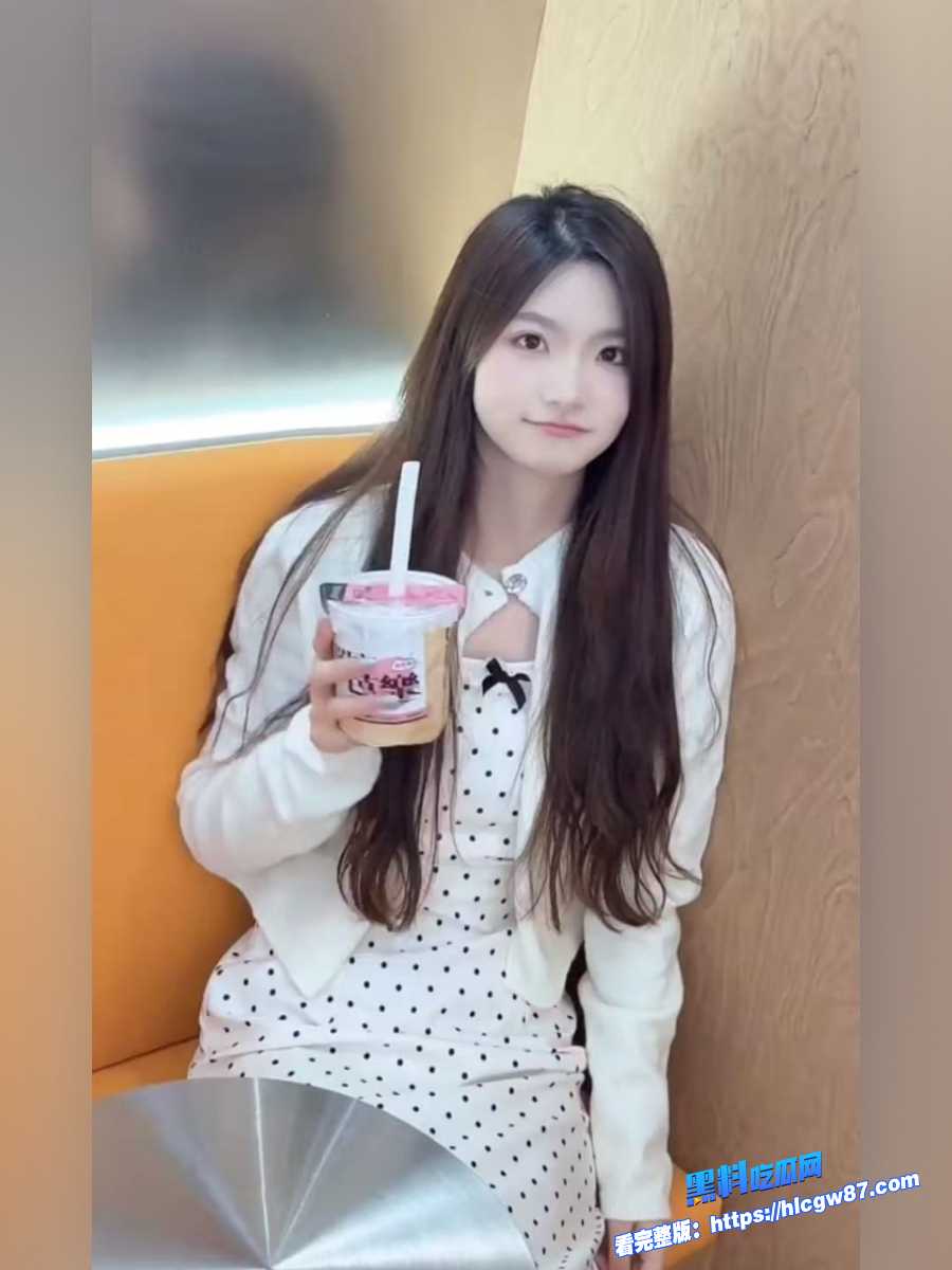 黑白丝双飞淫乱夜!清纯女儿为留金主爸爸,足交深喉轮番上阵,内射满溢求饶高潮! 8 黑白丝双飞淫乱夜!清纯女儿为留金主爸爸,足交深喉轮番上阵,内射满溢求饶高潮! 8