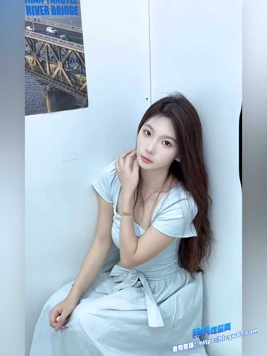 黑白丝双飞淫乱夜!清纯女儿为留金主爸爸,足交深喉轮番上阵,内射满溢求饶高潮! 9 黑白丝双飞淫乱夜!清纯女儿为留金主爸爸,足交深喉轮番上阵,内射满溢求饶高潮! 9