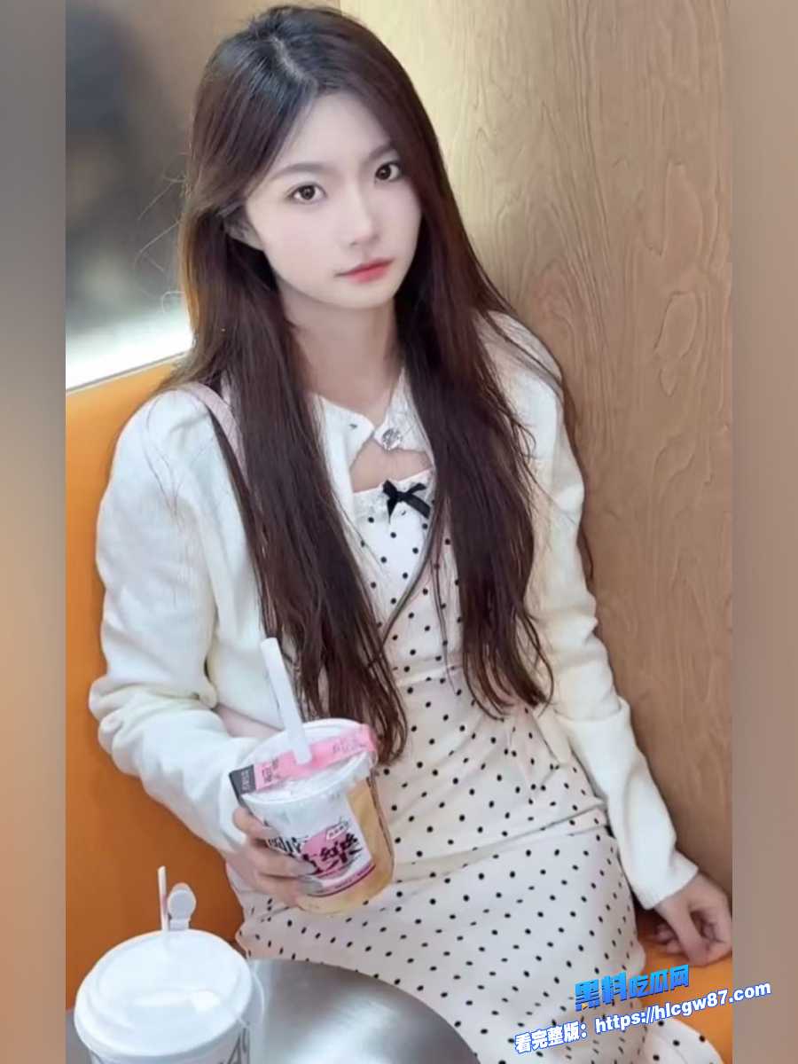 黑白丝双飞淫乱夜!清纯女儿为留金主爸爸,足交深喉轮番上阵,内射满溢求饶高潮! 11 黑白丝双飞淫乱夜!清纯女儿为留金主爸爸,足交深喉轮番上阵,内射满溢求饶高潮! 11