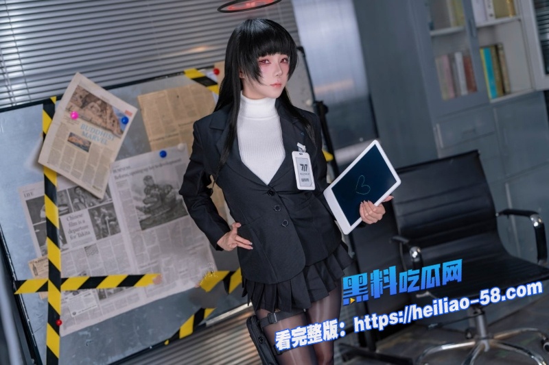 利姬Yiko湿润兔COS蔚蓝档案调月莉音湿润眼神撩人欲4 利姬Yiko湿润兔COS蔚蓝档案调月莉音湿润眼神撩人欲4