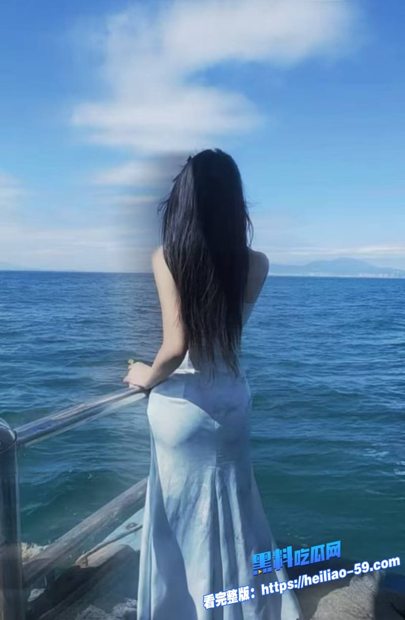 海角兄妹乱伦极品妹妹身穿圣诞装翘臀被哥狂操嫩穴呻吟声响到跨年钟声都盖不住2