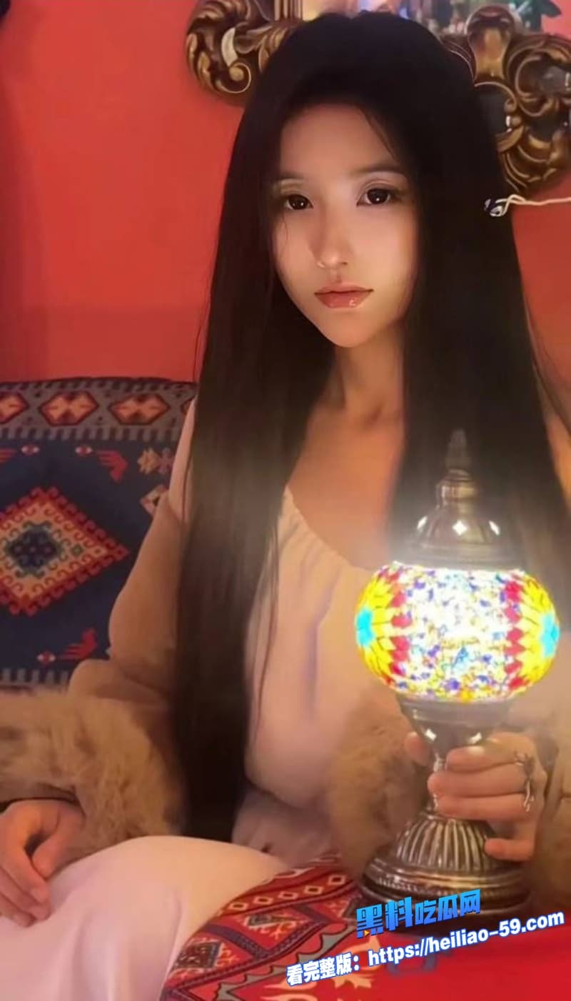 海角兄妹乱伦极品妹妹身穿圣诞装翘臀被哥狂操嫩穴呻吟声响到跨年钟声都盖不住5