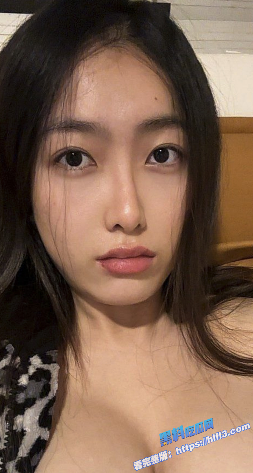 上海推特福利姬 神奶萌 巨乳肥臀女神 肌肤白嫩颜值诱人 深喉口交视频流出！1