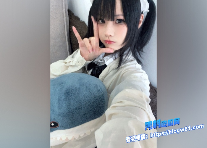 兽性大发的哥哥趁着父母不在家和亲妹妹玩成人游戏假意按摩按出淫水后顺势插进妹妹的小穴 图2 兽性大发的哥哥趁着父母不在家和亲妹妹玩成人游戏假意按摩按出淫水后顺势插进妹妹的小穴 图2