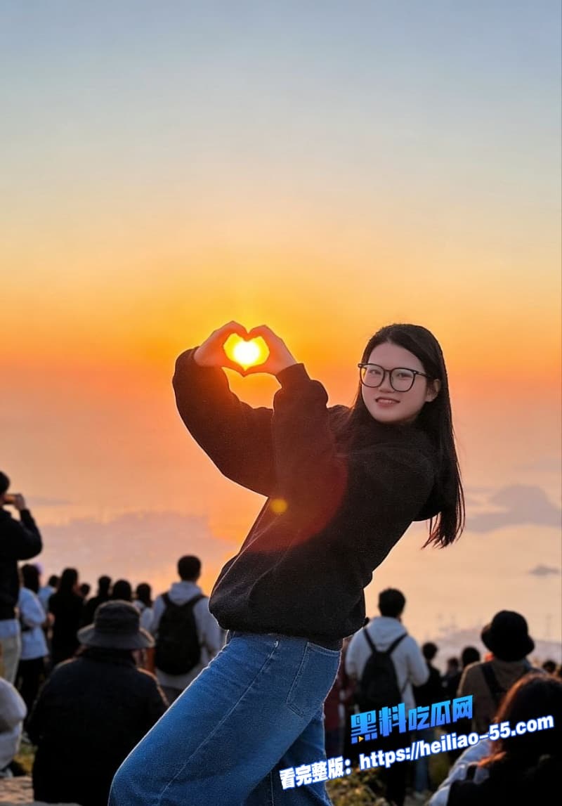 瓜友投稿30岁性瘾BBW母狗余丽娇背夫偷情被高中同学狂操肥逼骚劲拍AV出道都够了4