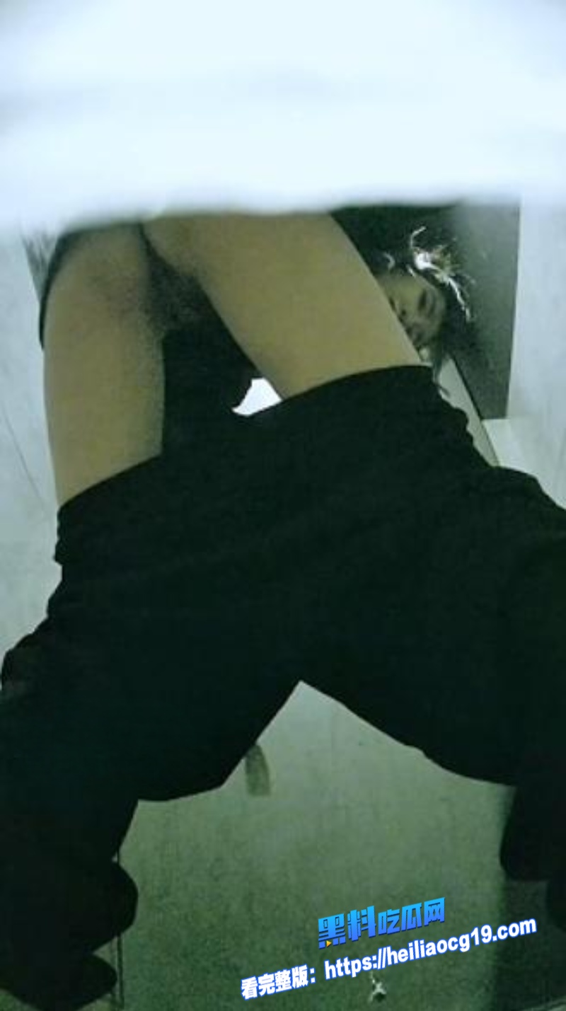 公共厕所偷拍3
