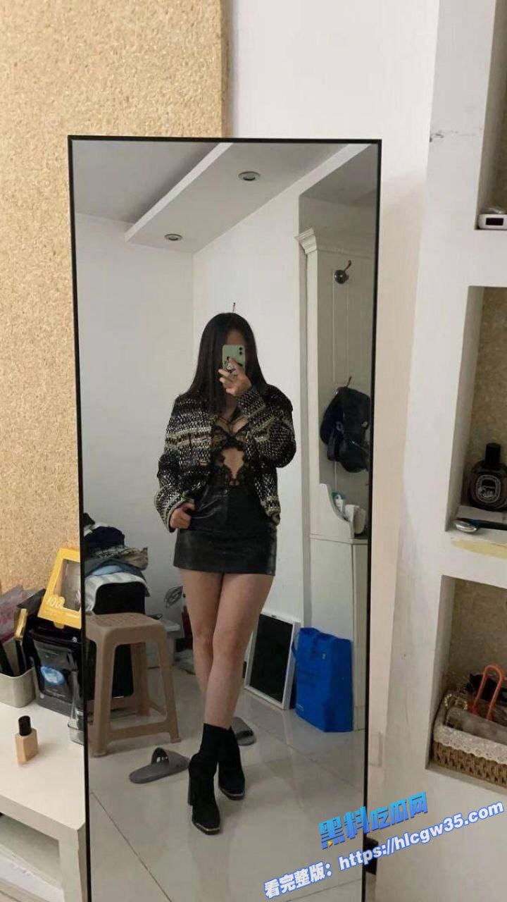 推特高颜值少妇 肉肉 曝光jk制服上门服务 穿各类情趣内衣丝袜口交无套中出25
