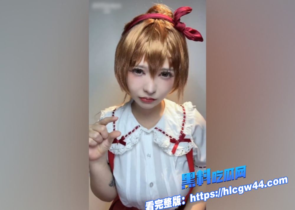 足控们有福啦顶级玉足福利姬03loveyo被肥宅富哥高价包养各种cos装足交打飞机 3