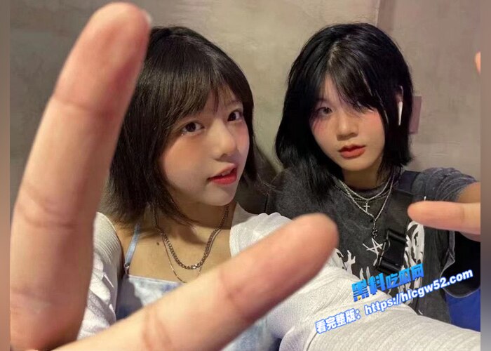 顶级高颜值女神 大尺度露脸自拍视频泄密 阿黑颜反差欲女 各种挑逗姿势自慰 表情极其享受4 顶级高颜值女神 大尺度露脸自拍视频泄密 阿黑颜反差欲女 各种挑逗姿势自慰 表情极其享受4