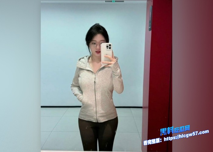 亚洲马桶李欣莳图1.jpg