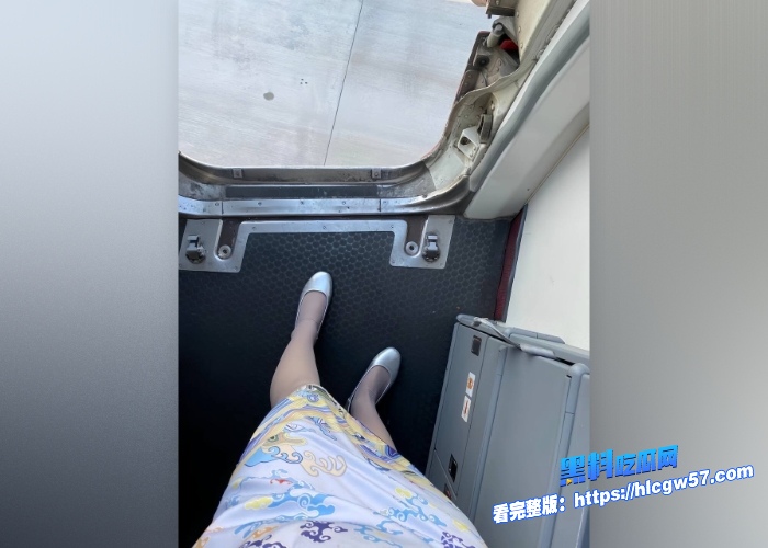顶级制服诱惑海航空姐海航阮姐高清大尺度图片与视频流出全套付费资源颜值天花板啊私下约炮头等舱vip客户是真的骚 图11 顶级制服诱惑海航空姐海航阮姐高清大尺度图片与视频流出全套付费资源颜值天花板啊私下约炮头等舱vip客户是真的骚 图11