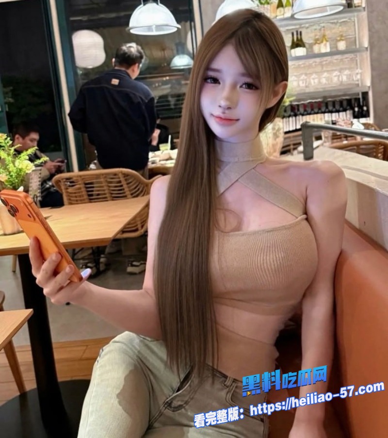 清纯反差女神站立式后入打桩怼脸拍摄表情销魂看得血压直接爆表1
