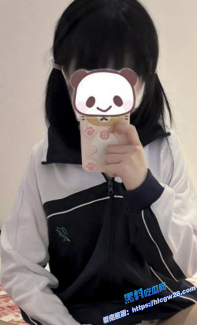 顶级02年合法白虎萝莉美女 You宝贝 高价私人定制福利视频流出 酥胸嫩穴让人十分鸡动！1