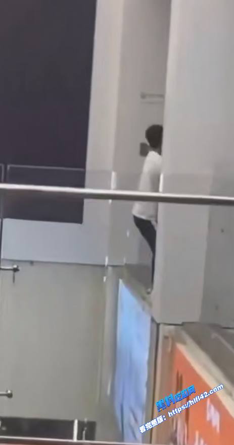 河北邯郸 一名当地三中的学生跳楼身亡因为母亲不给买东西还打了一巴掌结果跳楼轻生 图5 河北邯郸 一名当地三中的学生跳楼身亡因为母亲不给买东西还打了一巴掌结果跳楼轻生 图5