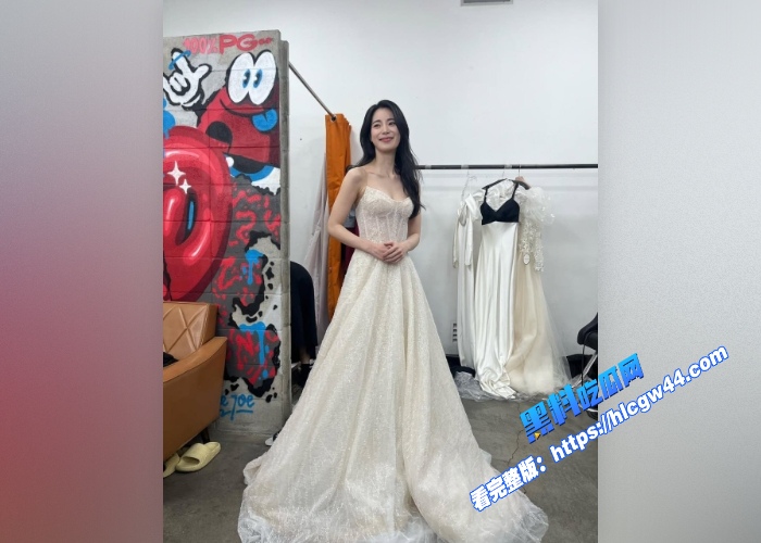第二期韩国女星黑料金智妍大尺度女同性爱视频直接大庭广众之下磨豆腐真刺激 图1WH700x500px