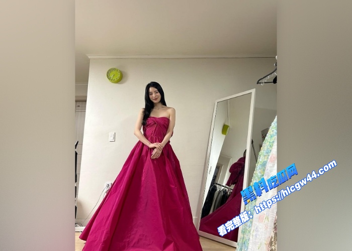 第二期韩国女星黑料金智妍大尺度女同性爱视频直接大庭广众之下磨豆腐真刺激 图6WH700x500px