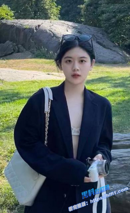 极品高颜值反差婊 把闷骚女友调教成了喜欢露出和吃鸡巴的母狗！1
