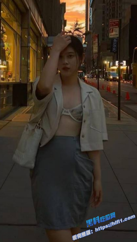 极品高颜值反差婊 把闷骚女友调教成了喜欢露出和吃鸡巴的母狗！3