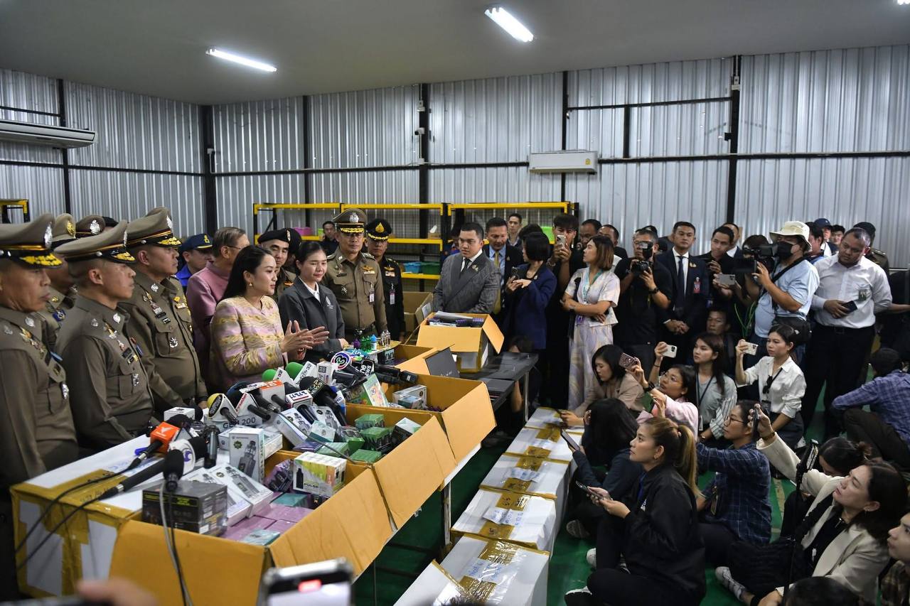 泰国资讯:警方查获了价值超过1亿泰铢的电子烟液体和配件!1 泰国资讯:警方查获了价值超过1亿泰铢的电子烟液体和配件!1