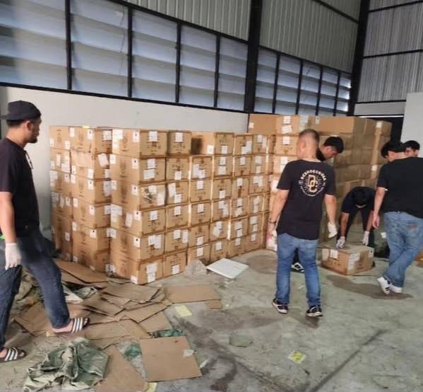 泰国资讯:警方查获了价值超过1亿泰铢的电子烟液体和配件!2 泰国资讯:警方查获了价值超过1亿泰铢的电子烟液体和配件!2