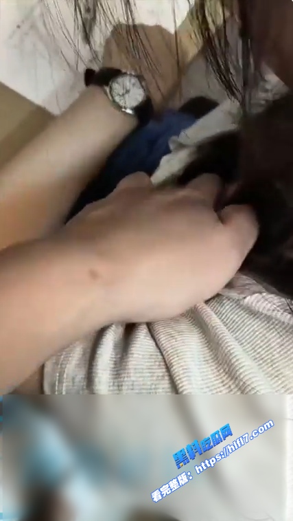 真实兄妹乱伦！和妹妹第一次开房 妹妹把第一次口交给了我 忍不住了直接无套后入妹妹！ 图2