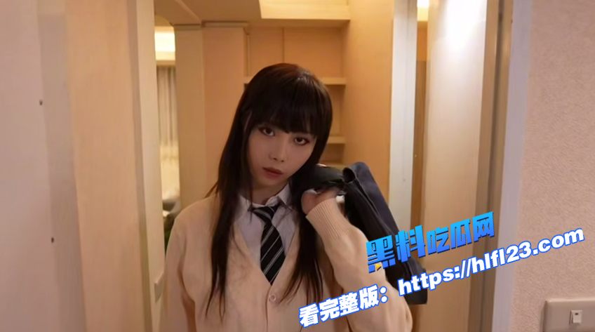 台湾网红模特 郭芸希 剧情演绎 女高中生借漫画书勾引宅男 无套内射白虎骚穴 ！图2