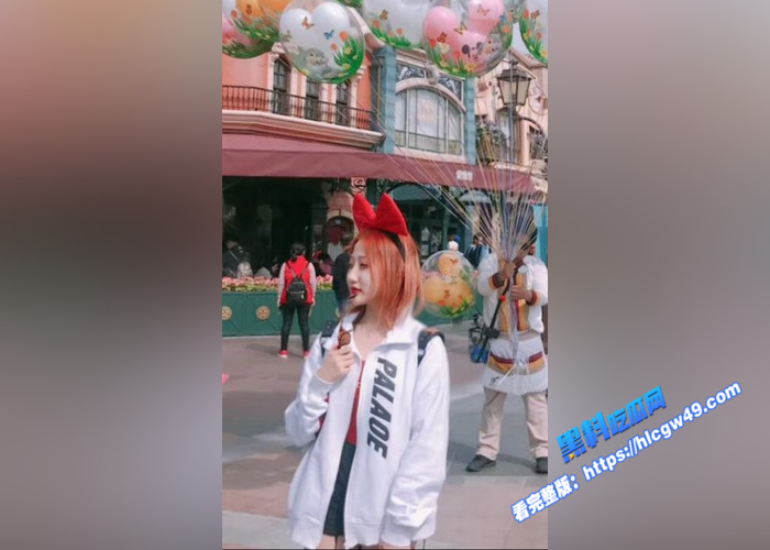 推特G奶人妻少妇 菲菲 和金主线下打炮不雅视频曝光 一对大白兔极其诱人 口交金主表情抚媚动人2