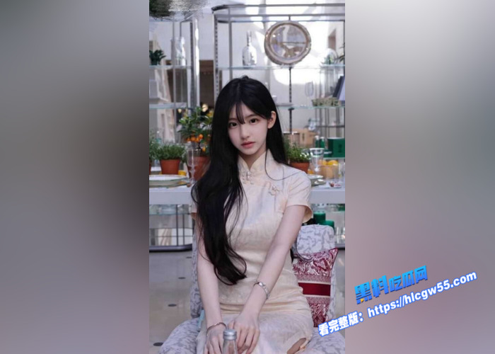 南京邮电大学 王筱 在校大三极品校花女神 与游戏网恋好友奔现 在家里按在沙发上后入内射1