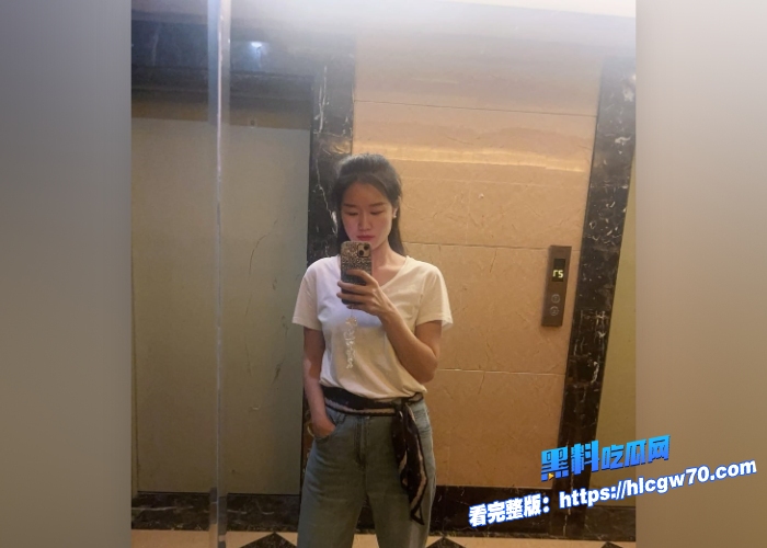 重庆丰都医院熟女少妇王丽却因老公异地满足不了性欲旺盛的她多次约炮偷情同事专爱绿老公被老公发现后曝光性爱视频 2 重庆丰都医院熟女少妇王丽却因老公异地满足不了性欲旺盛的她多次约炮偷情同事专爱绿老公被老公发现后曝光性爱视频 2