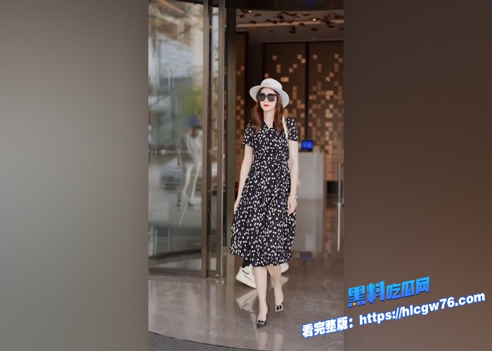 抖音街拍网红兰兰鹿鹿下海外围视频曝光完美露脸白天是街拍女神晚上下海外围挨炮反差婊暴露无疑 图3