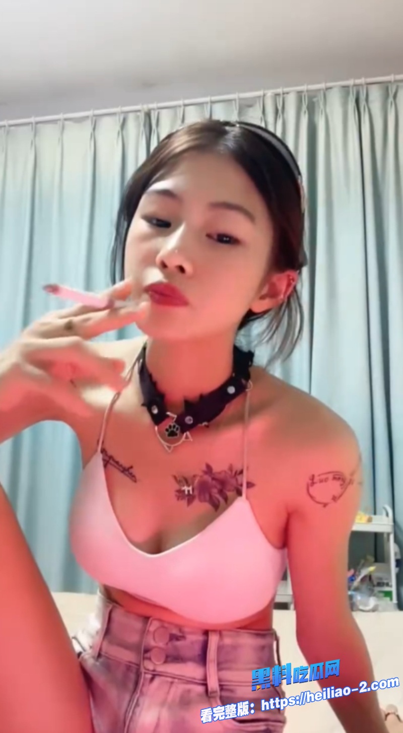 精神小妹直播露奶回放流出 图5 精神小妹直播露奶回放流出 图5