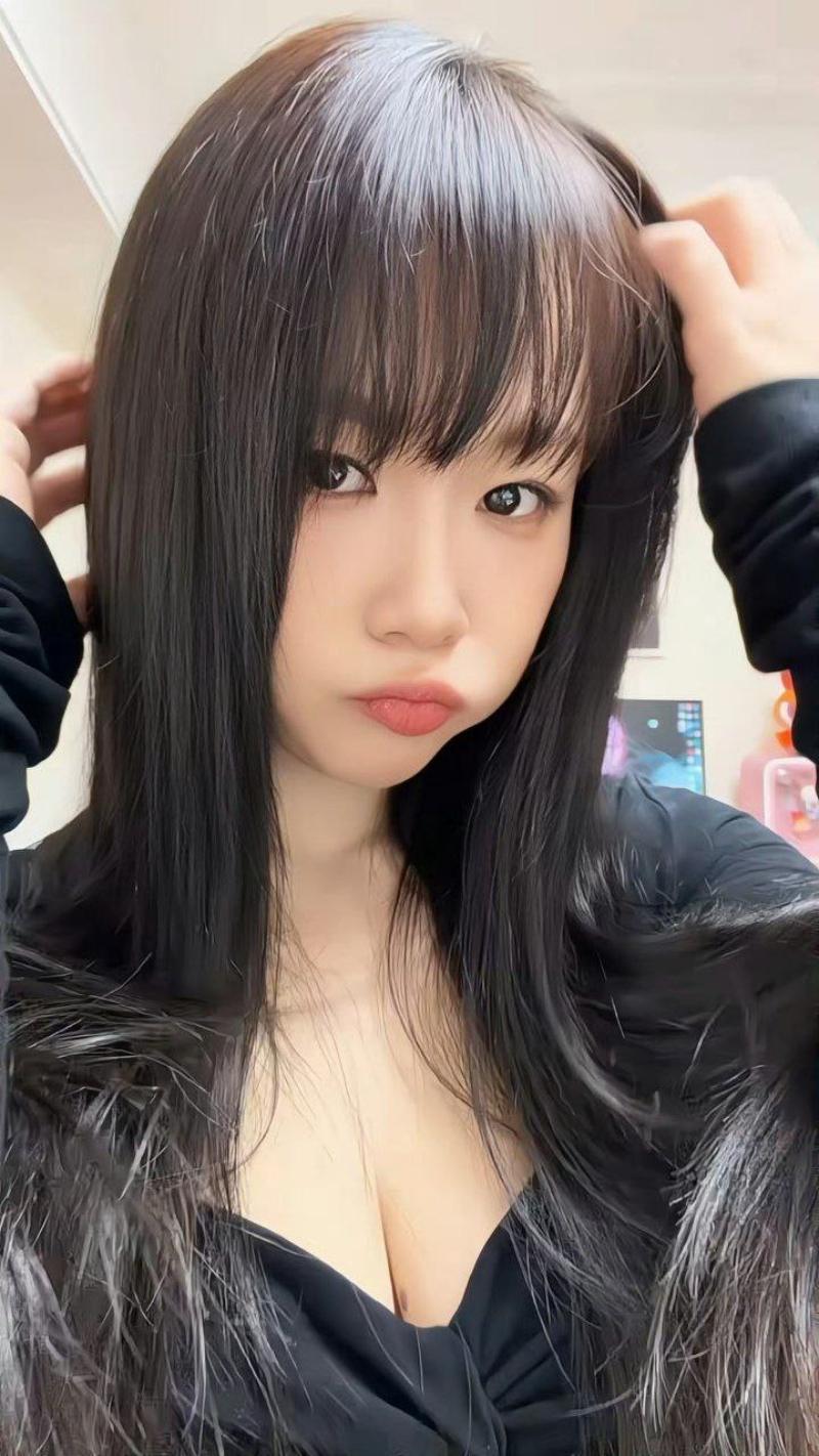妹子在夜店惨遭咸猪手揩油4