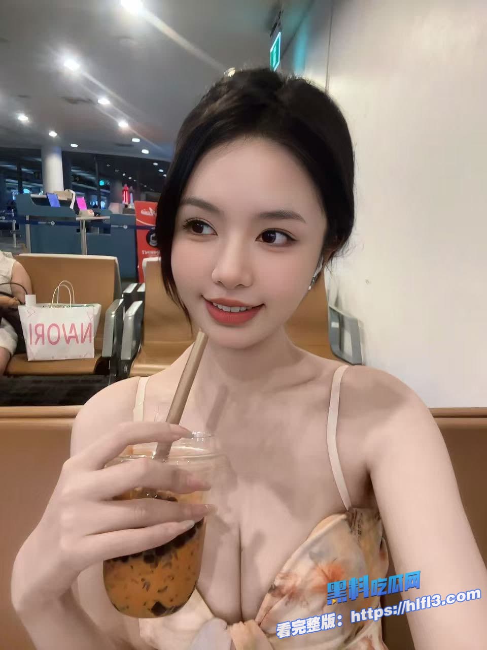 推特网红比特币信仰者BTC聪儿酒店3P性爱视频全网爆火:持比特币即可加入,快来参与! 图12 推特网红比特币信仰者BTC聪儿酒店3P性爱视频全网爆火:持比特币即可加入,快来参与! 图12
