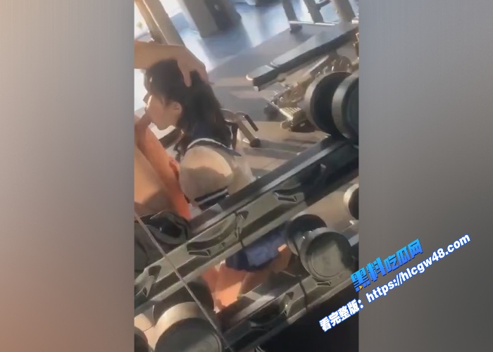 原力健健身房男私教与女客户不雅合集流出强健的身体加巨大的屌让众多少妇小妹妹神魂颠倒 图5WH700x500px