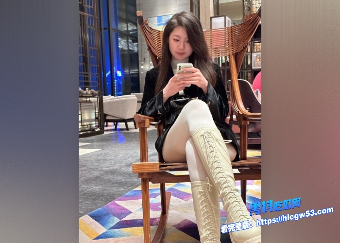 极品反差女神刚毕业出来没多久被富哥直接包养出去旅游酒店直接开房小骚货一副欲求不满的样子 图2WH700x500px 极品反差女神刚毕业出来没多久被富哥直接包养出去旅游酒店直接开房小骚货一副欲求不满的样子 图2WH700x500px