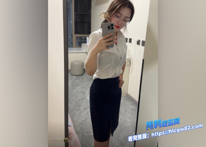 广东高档小区包租公的特殊癖好第二期隔山有眼租房都装隐藏监控摄像头记录美女租客家中全裸做爱洗澡全过程这比N号房还刺激 图6